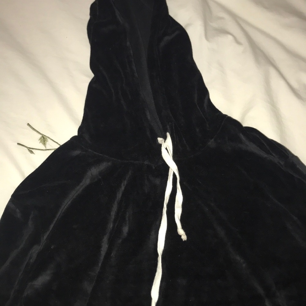 Black velvet pacsun cropped hoodie